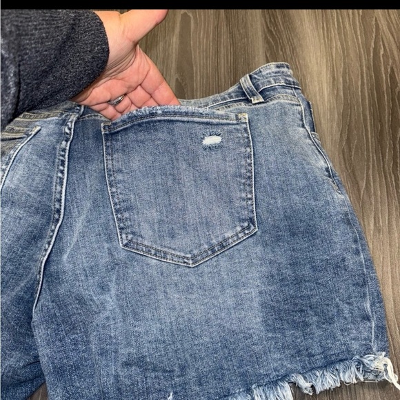 Discount Divas Bayside Beauty Demin Jeans Shorts Size 1X Distressed Medium Wash - Picture 12 of 12